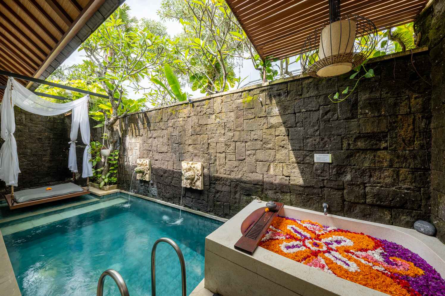 Ini Vie Villa Pool