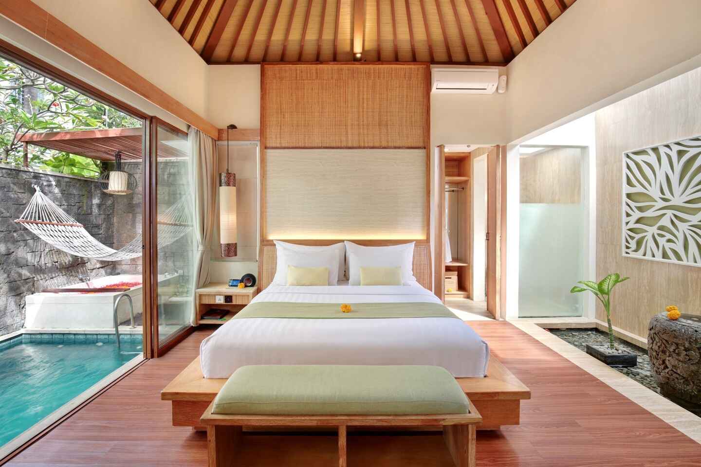 Ini Vie Villa Room(s)